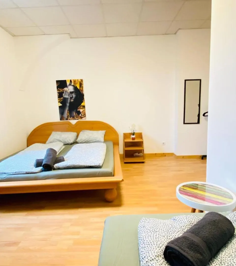 Homestay Comfortable Room In The 23Rd District Of Vienna Fr2