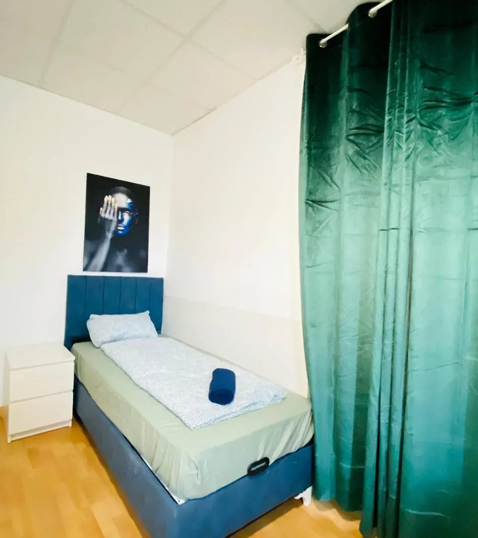 Comfortable Room In The 23Rd District Of Vienna Fr2 Homestay