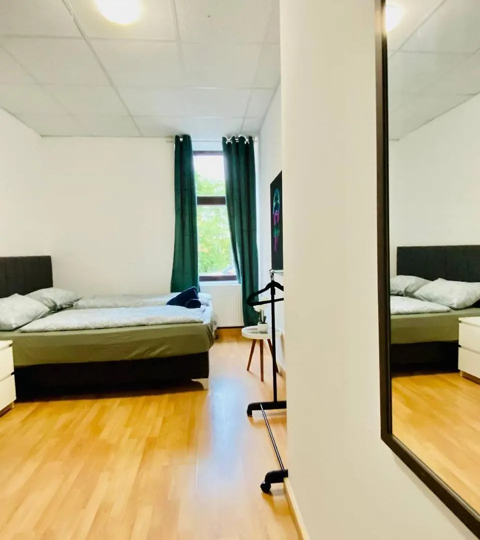 Homestay Comfortable Room In The 23Rd District Of Vienna Fr2