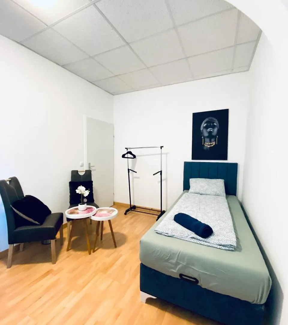 Homestay Comfortable Room In The 23Rd District Of Vienna Fr2