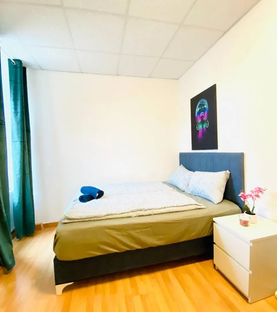 Homestay Comfortable Room In The 23Rd District Of Vienna Fr2