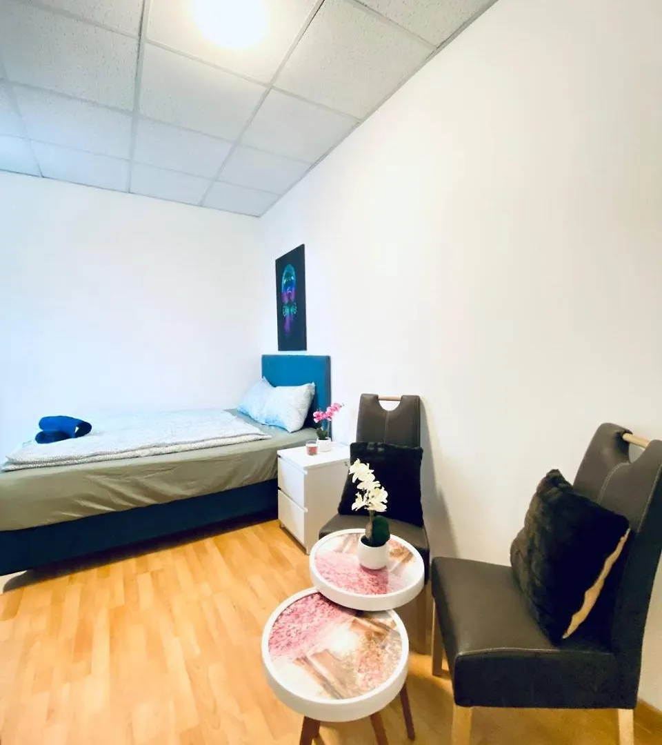Homestay Comfortable Room In The 23Rd District Of Vienna Fr2