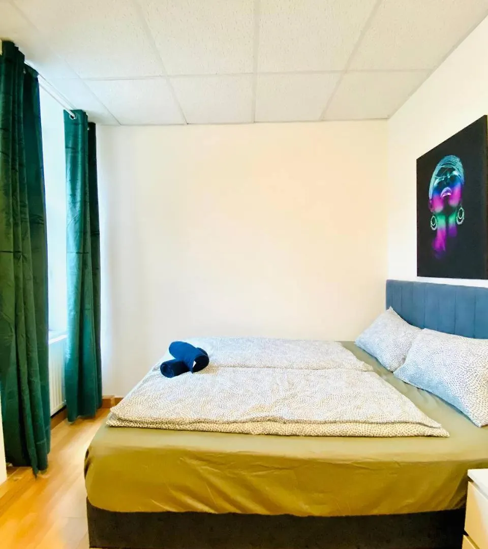 Habitación en casa particular Comfortable Room In The 23Rd District Of Vienna Fr2